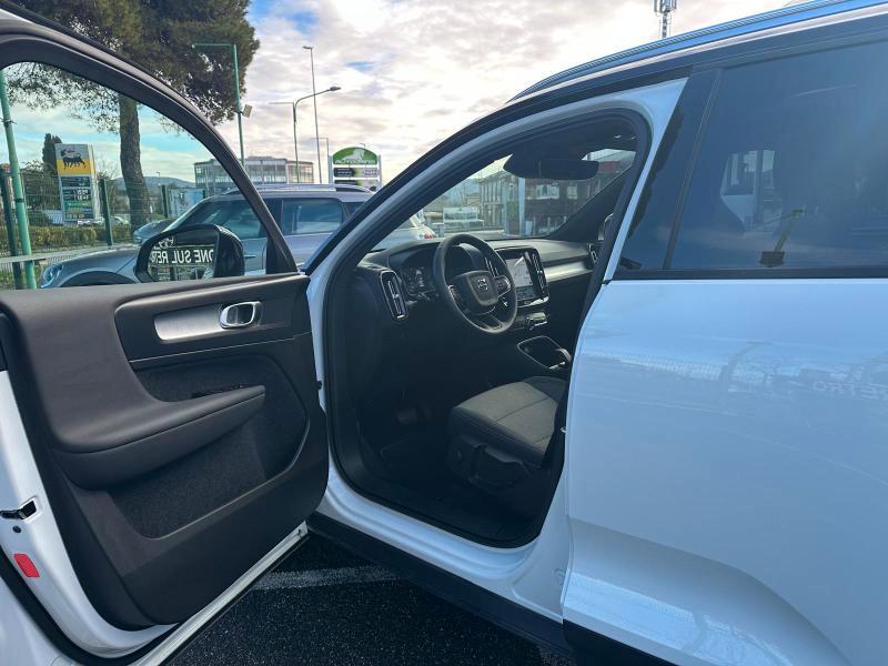 Volvo XC40 1.5 t2 Momentum auto my21