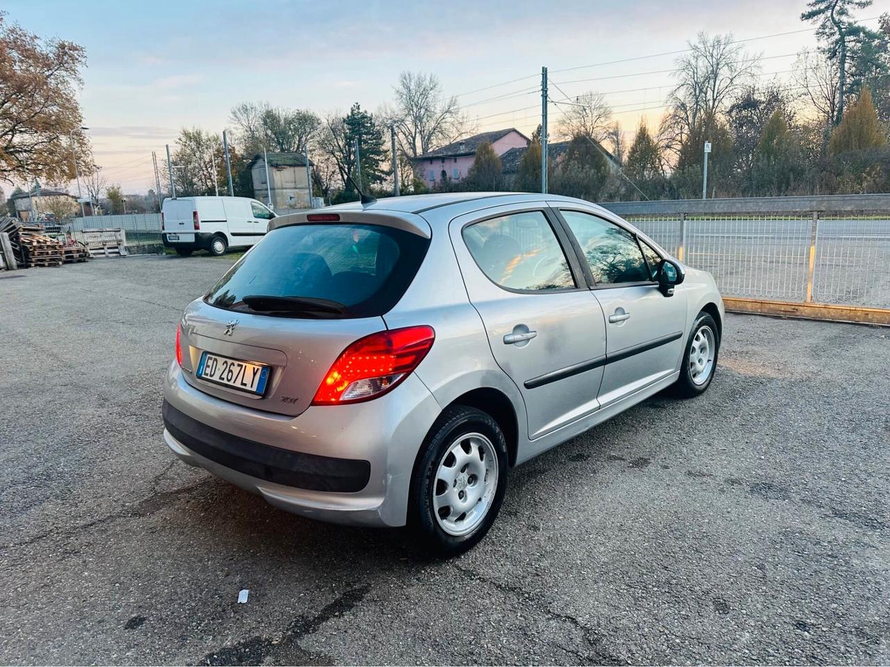 Peugeot 207 1.4 HDi 70CV FAP 5p. XS