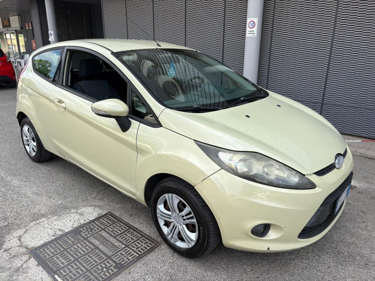 Ford Fiesta 1.6 TDCi 90CV 3 porte DPF Titanium