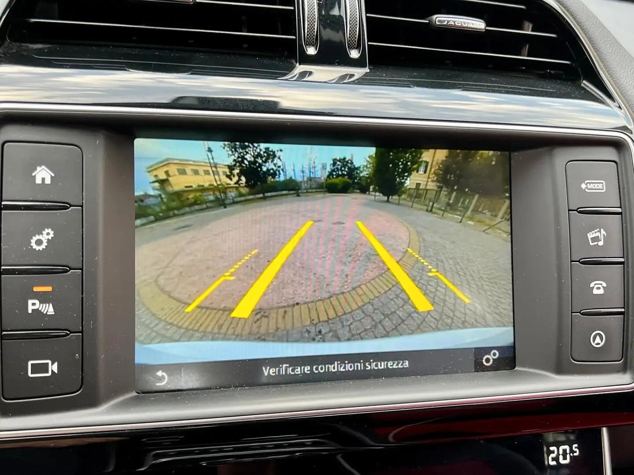 Jaguar XE 2.0 250 CV AWD aut. R-Sport