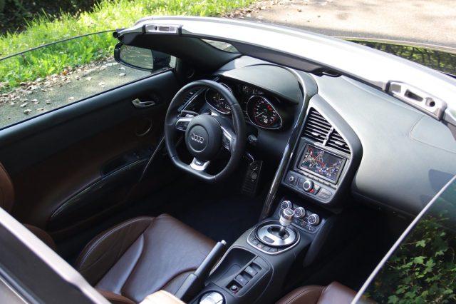 AUDI R8 Spyder 5.2 V10 FSI quattro R tronic