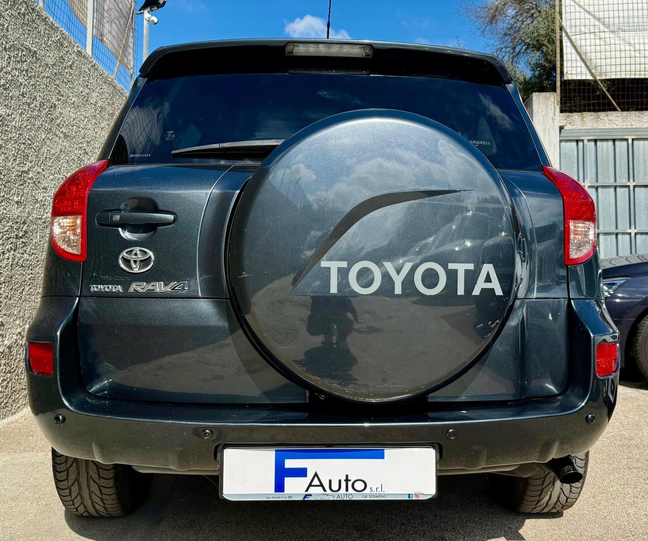 Toyota RAV4 2.2 D-4D 177 CV Luxury,TETTO APRIBILE,Navi,Climatronic,ecc.