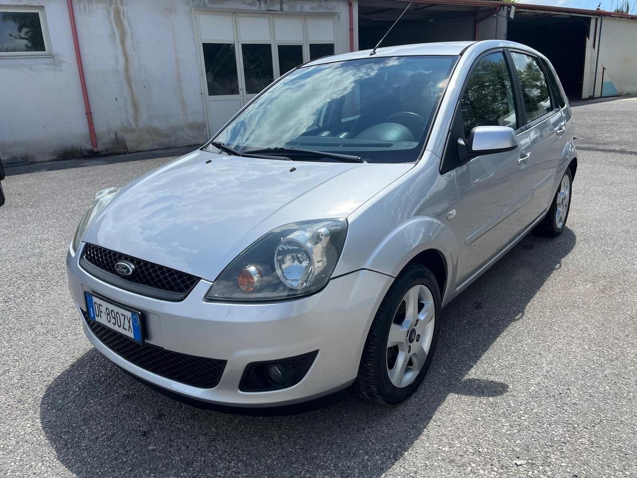 Ford fiesta 5 P-1.4 tdci- km 90000-2007