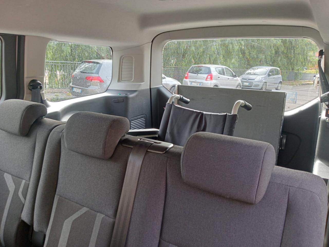 Ford Tourneo Connect Pianale ribassato con rampa disabili in carrozzina