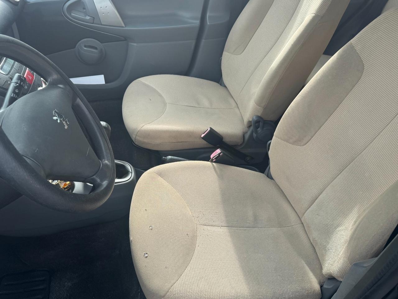 Peugeot 107 1.0 68CV 5p. clima idroguida 2007