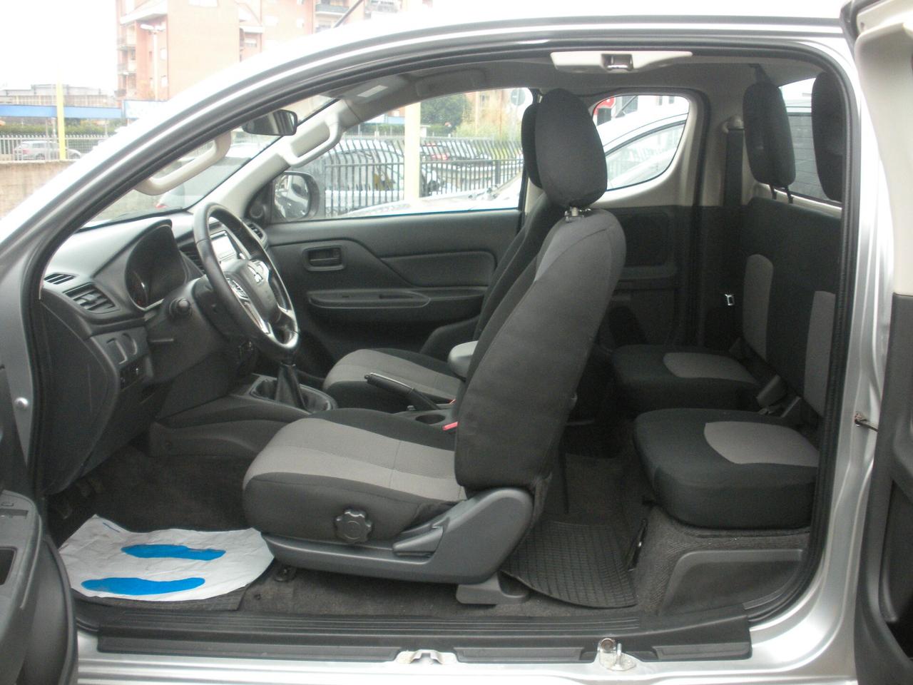 Mitsubishi L200 2.3 D Club Cab 4x4 Easy Select Inform