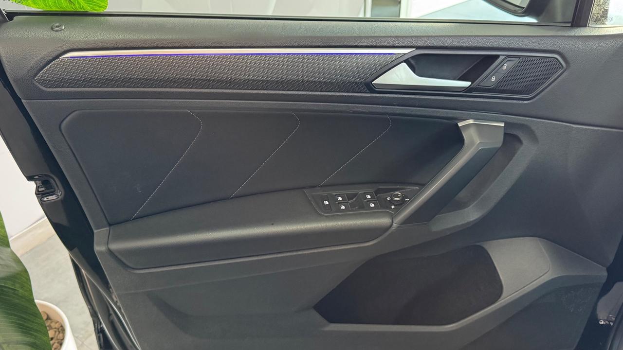 Volkswagen Tiguan 2.0 TDI 200 CV SCR DSG 4MOTION R-Line