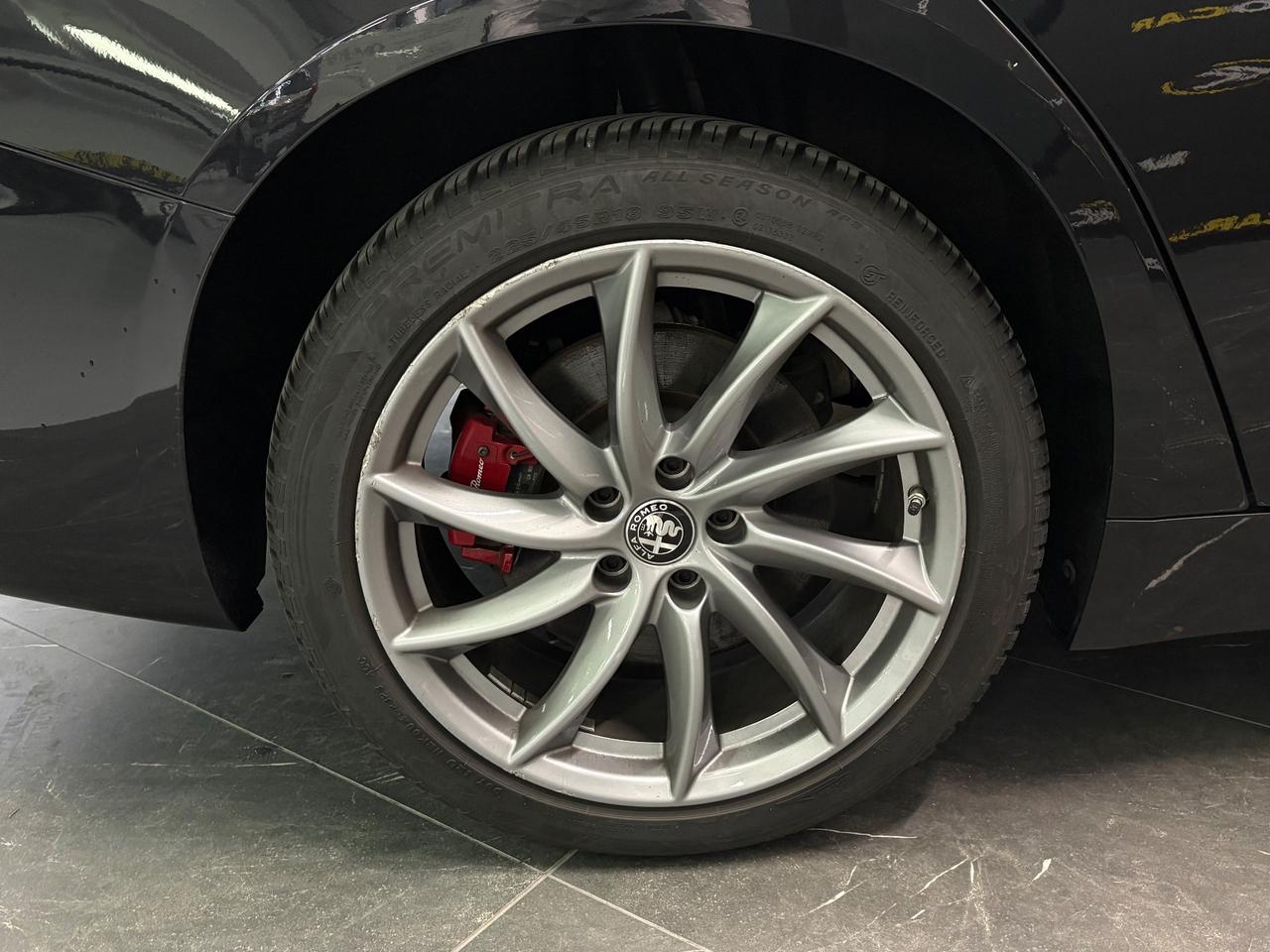 Alfa Romeo Giulia 2.0 TI 280CV Q4*PELLE*