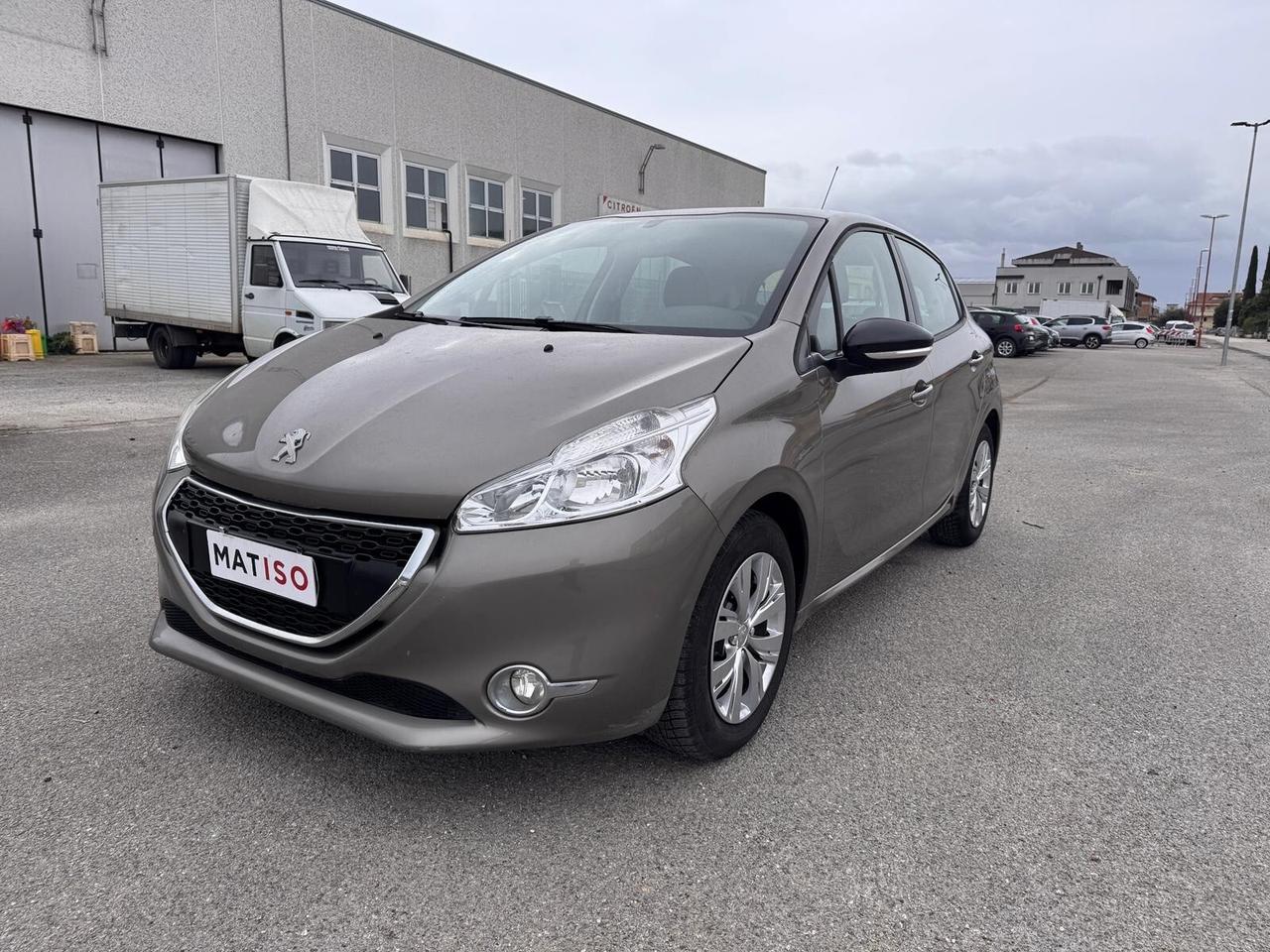 PACCHETTO : PEUGEOT 208 + FIAT 500 ( leggere )