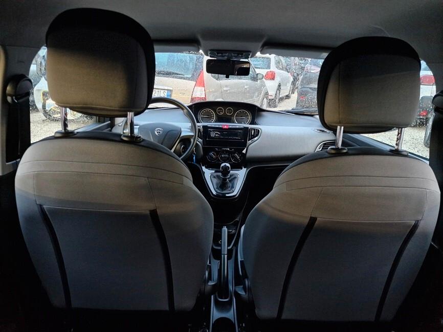 Lancia Ypsilon 1.2 69 CV 5 porte Silver