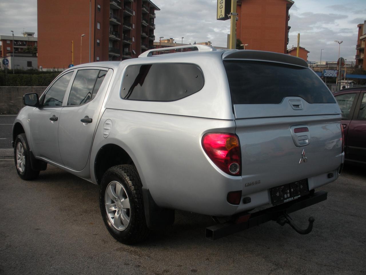Mitsubishi L200 2.5 DI-D/136CV DC Invite DPF cabina lunga restyling