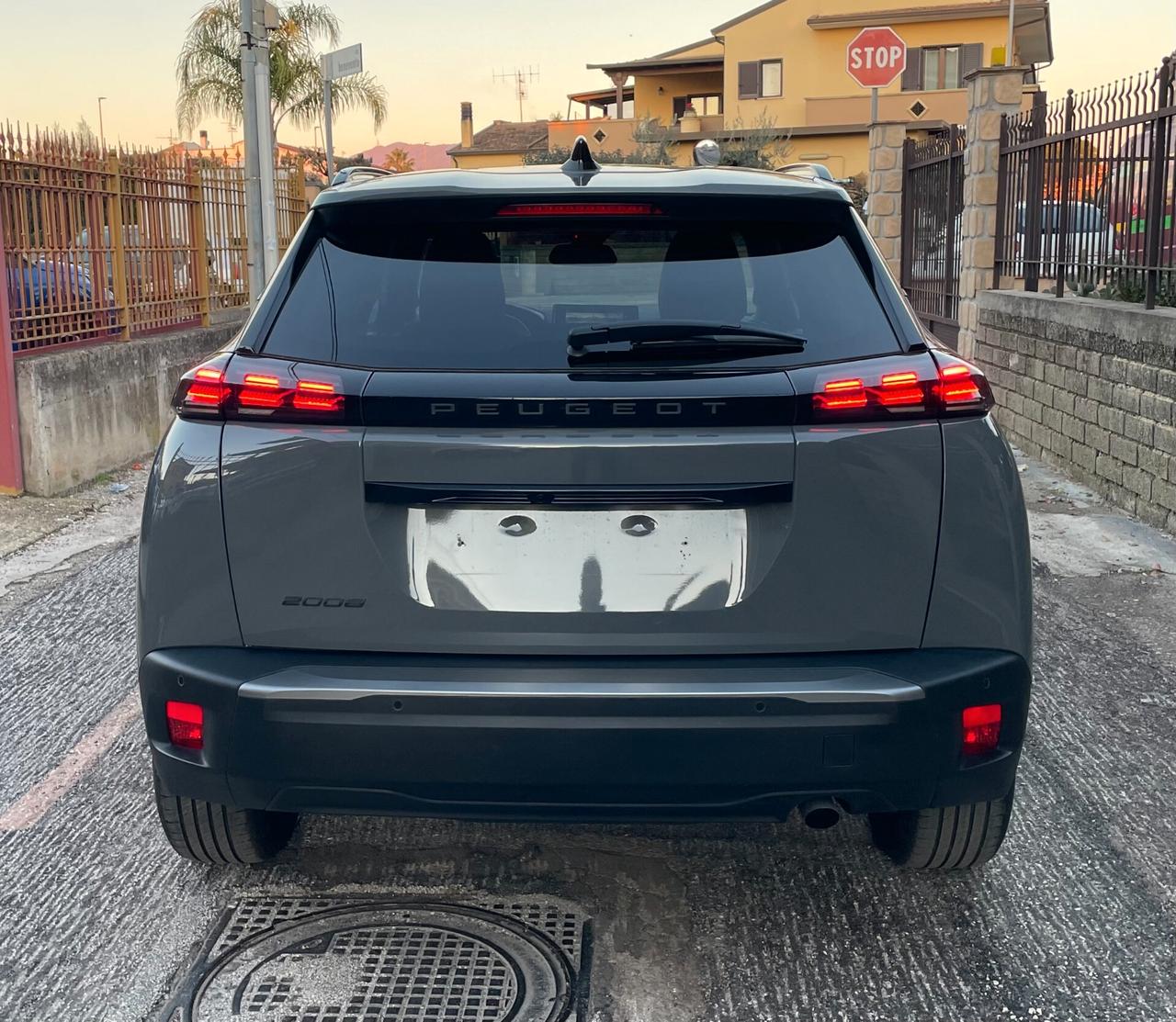 PEUGEOT 2008 1.2 PureTech 100CV ALLURE - 2025