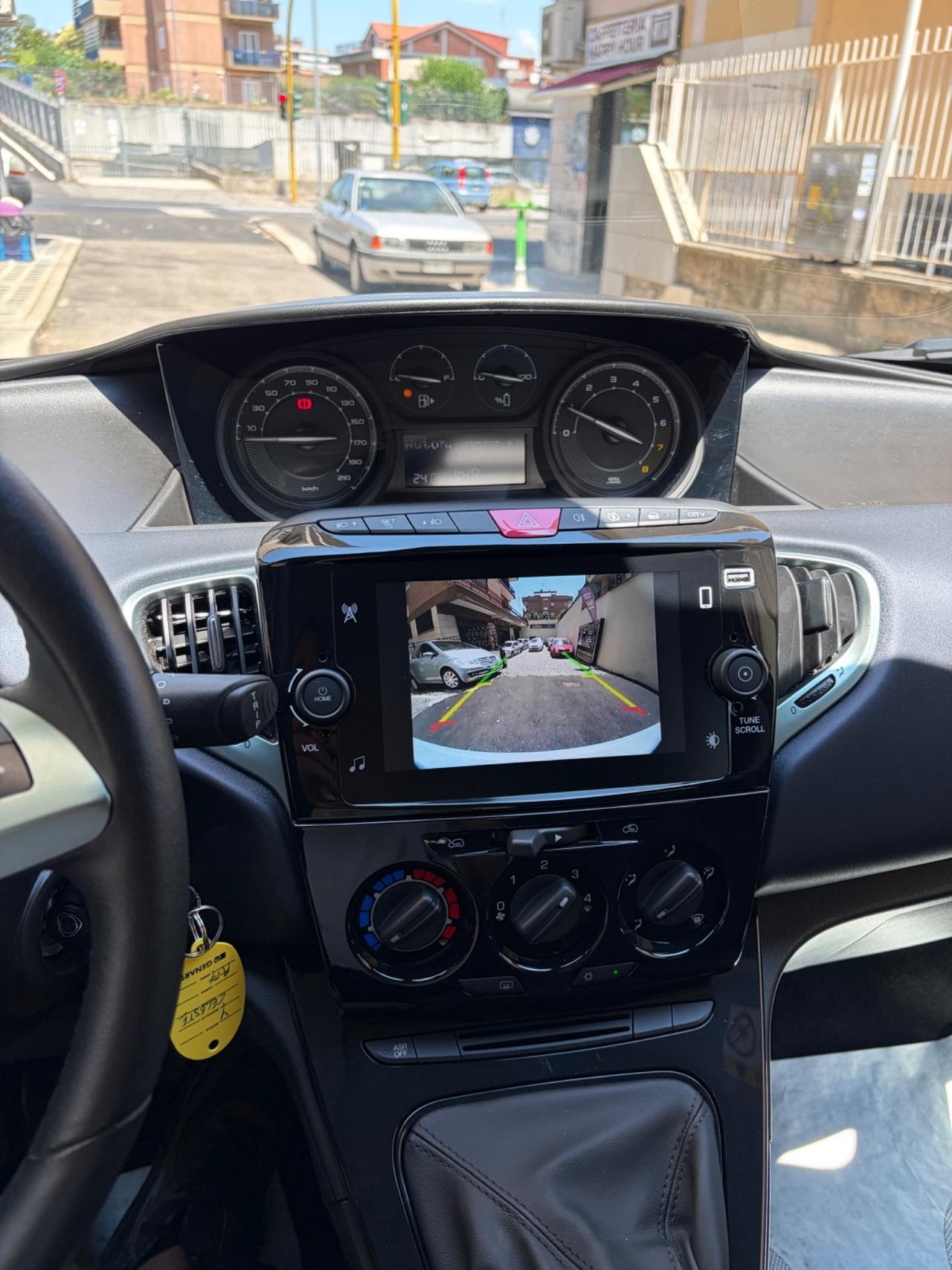 Lancia Ypsilon 1.0 FireFly 5 porte S&S Hybrid Gold Plus