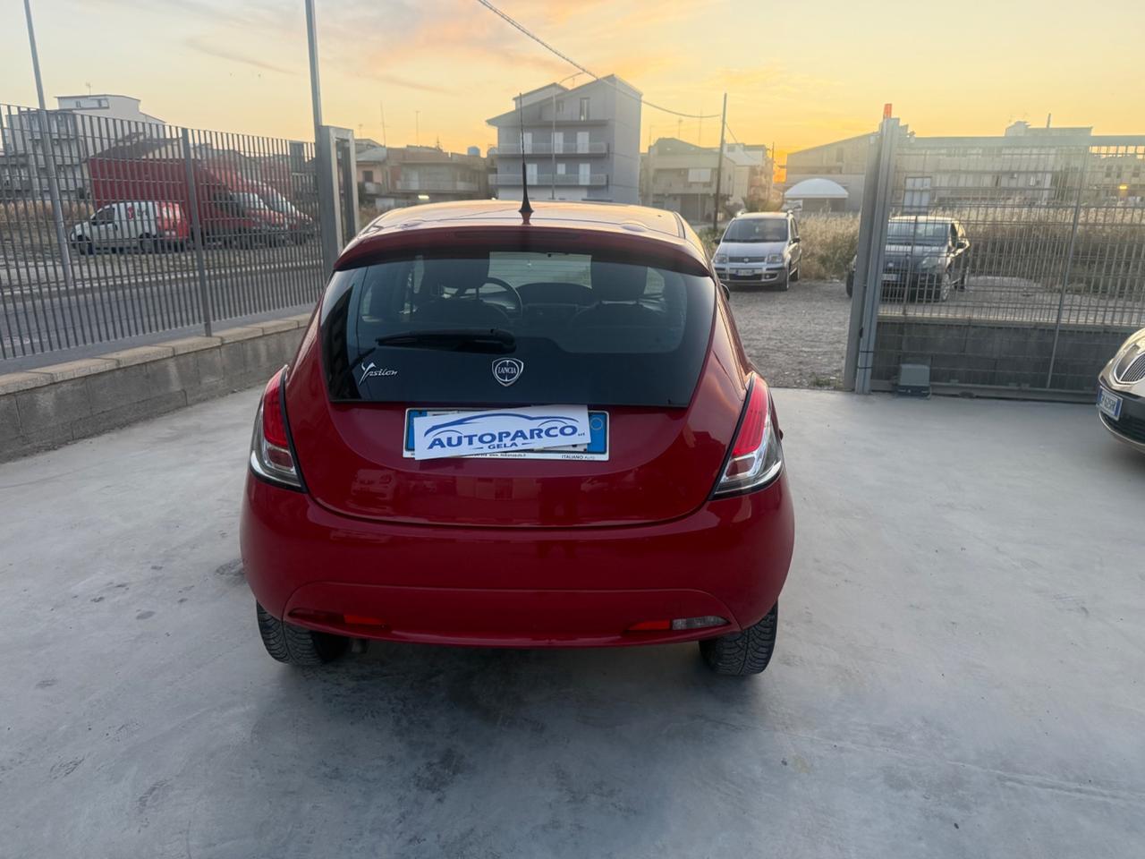 Lancia Ypsilon 1.2 69 CV 5 porte Silver