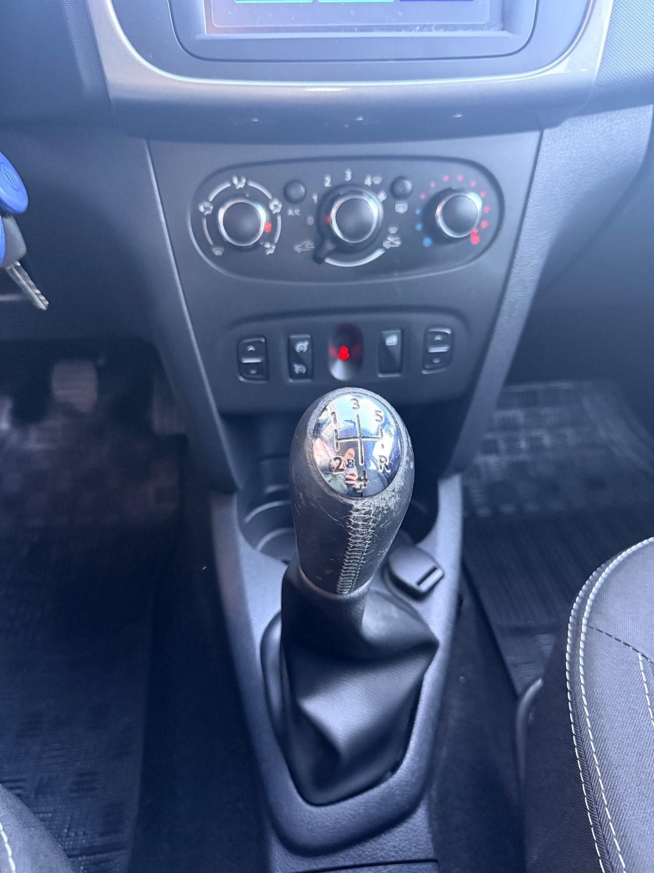 Dacia Sandero 1.2 BENZINA 2016 X NEO PATENTATI, 5 PORTE, CON NAVI,BLUETOOTH,CLIMA,KM CERTIFICATI