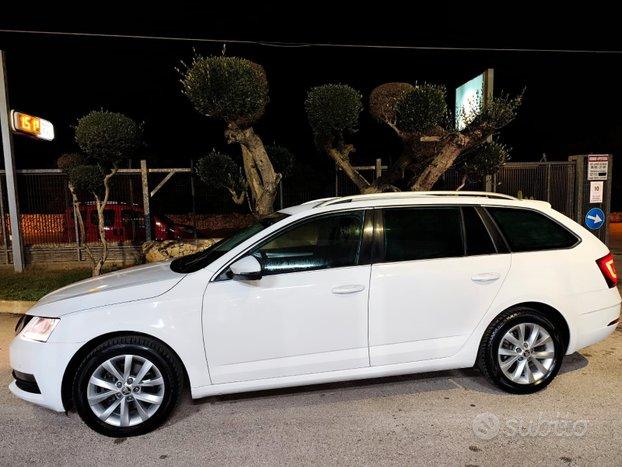 SKODA Octavia 2.0 DSG EXECUTIVE IVA DEDUCIBILE