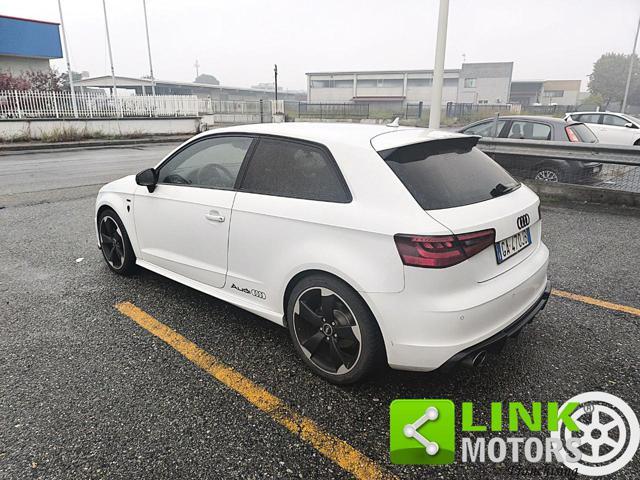 AUDI A3 1.8 TFSI quattro S tronic S-LINE