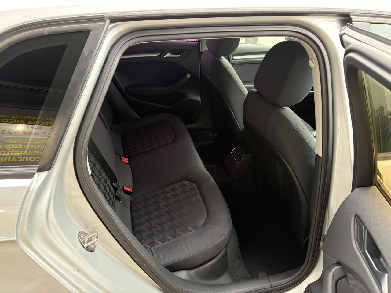 Audi A3 SPB 1.6 TDI 105cv S tronic Attraction