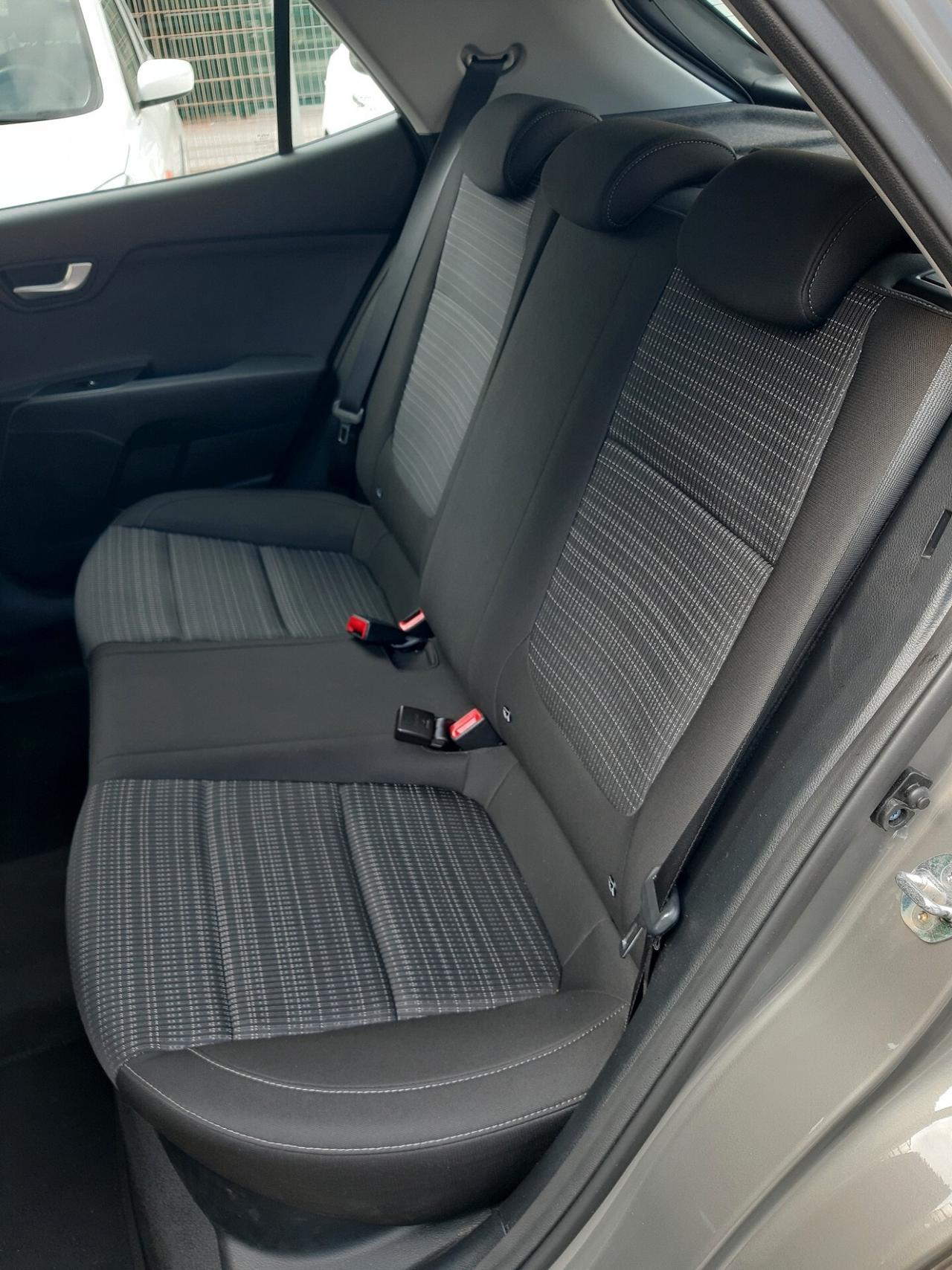 Kia Stonic 1.2 DPI Urban