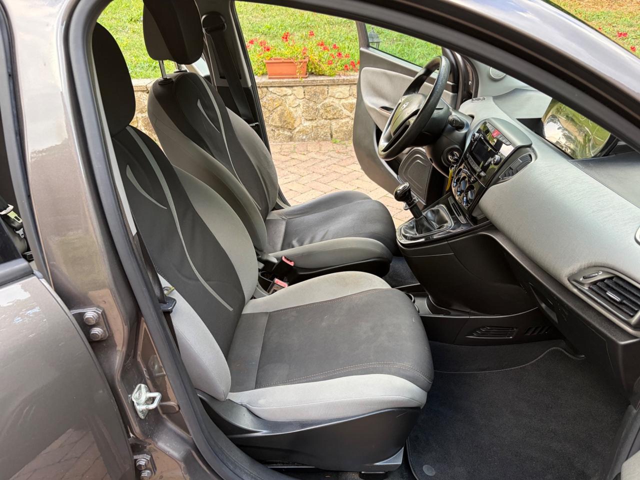 Lancia Ypsilon 1.2 69 CV 5 porte GPL Ecochic Gold