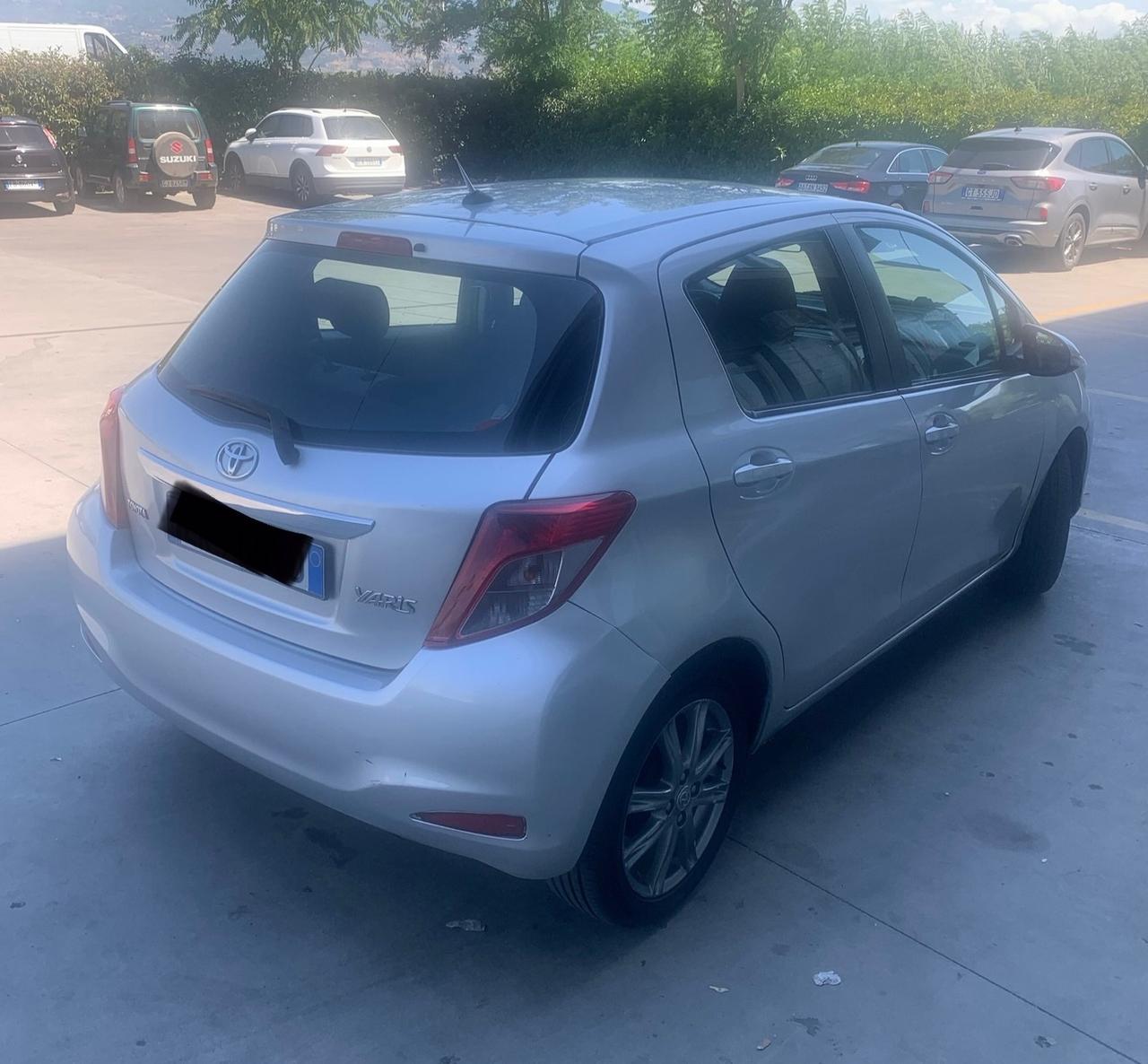 Toyota Yaris 1.3 5 porte Lounge 110000km
