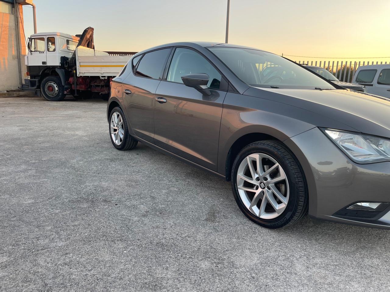 SEAT LEON 1.6 TDI 105CV BERLINA FULL NAVI MY15