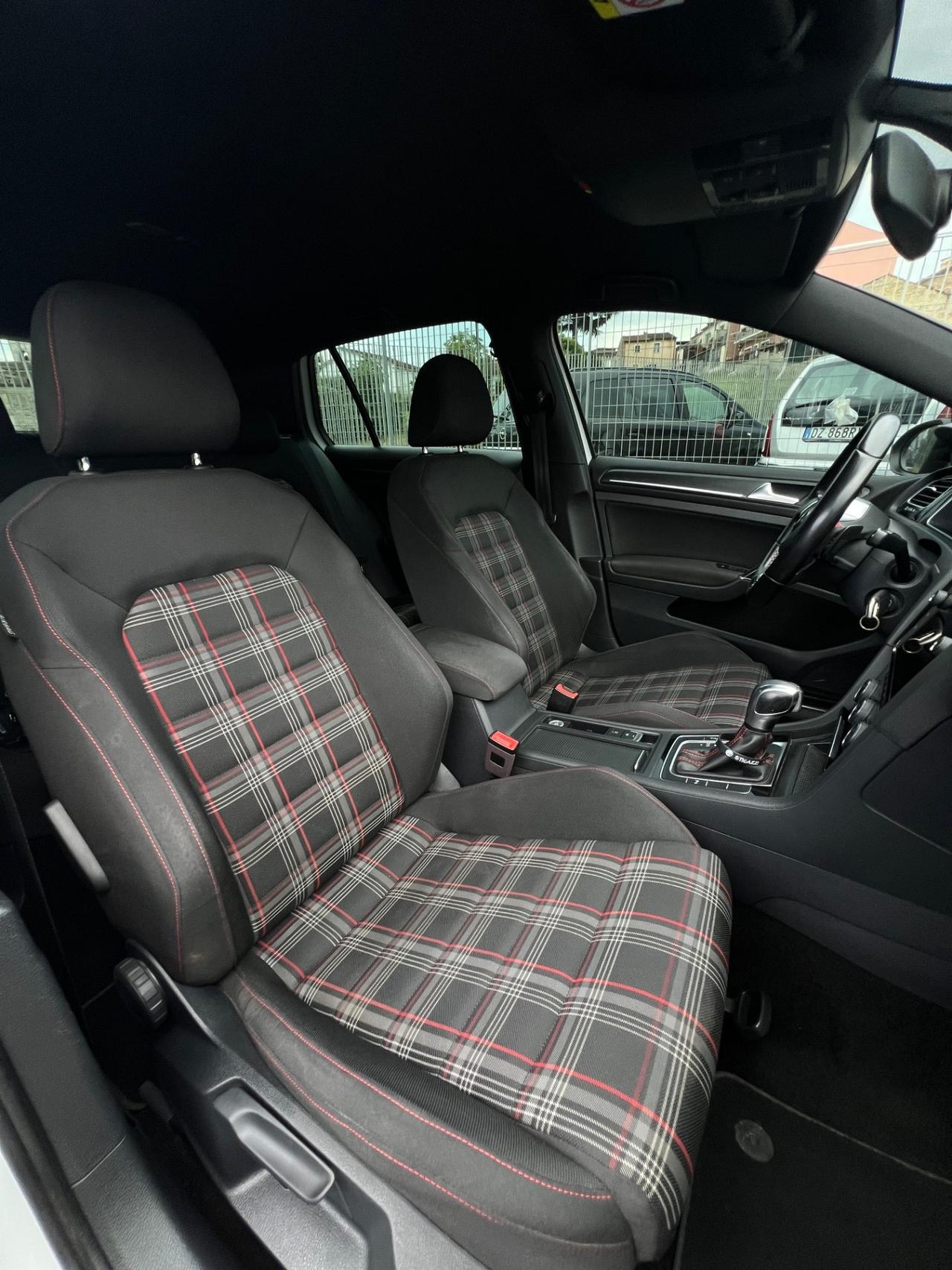 Volkswagen Golf GTI Performance 2.0 245 CV TSI DSG 5p. BMT