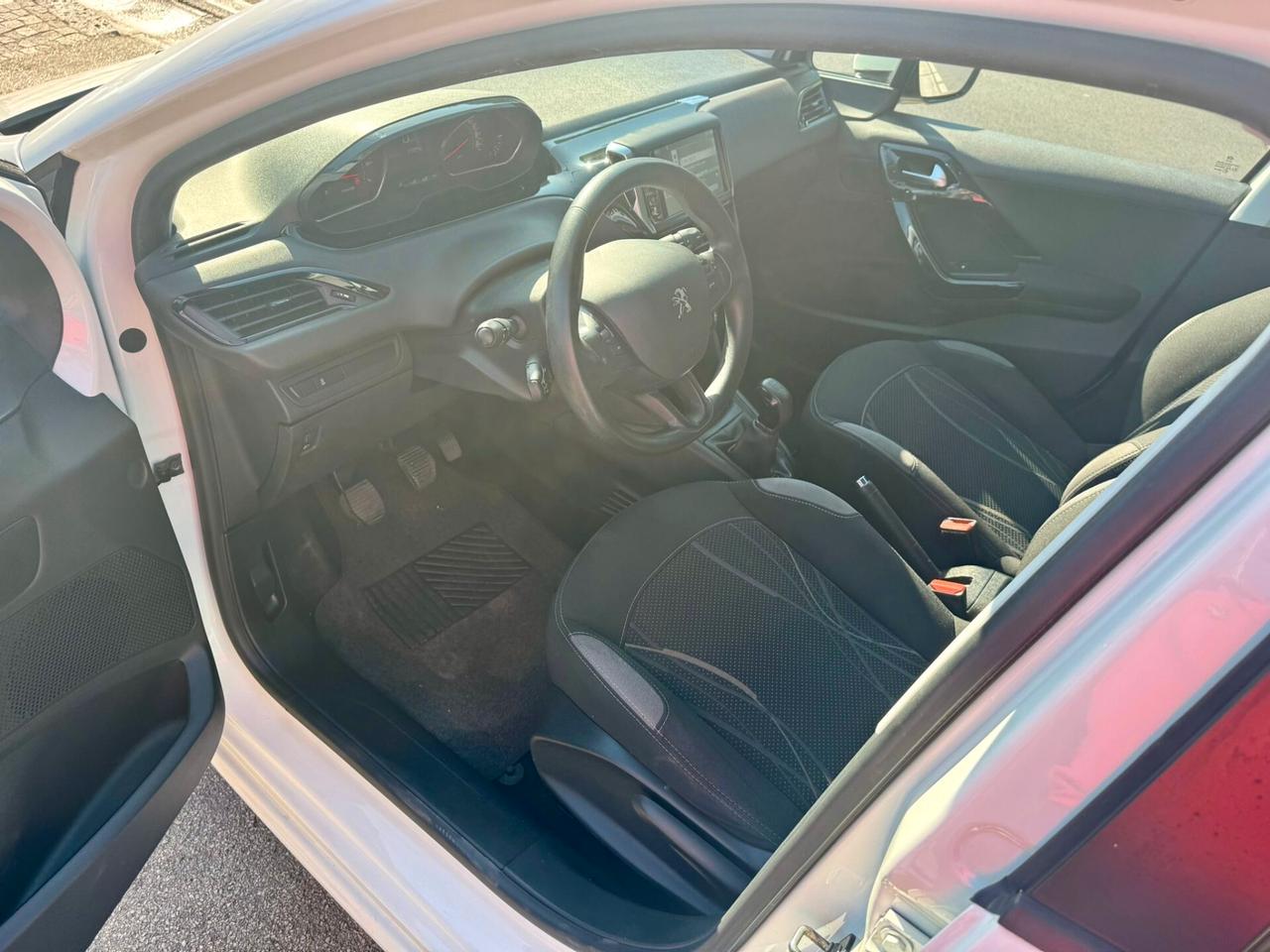Peugeot 208 1.2 VTi 82 CV 5 porte Allure