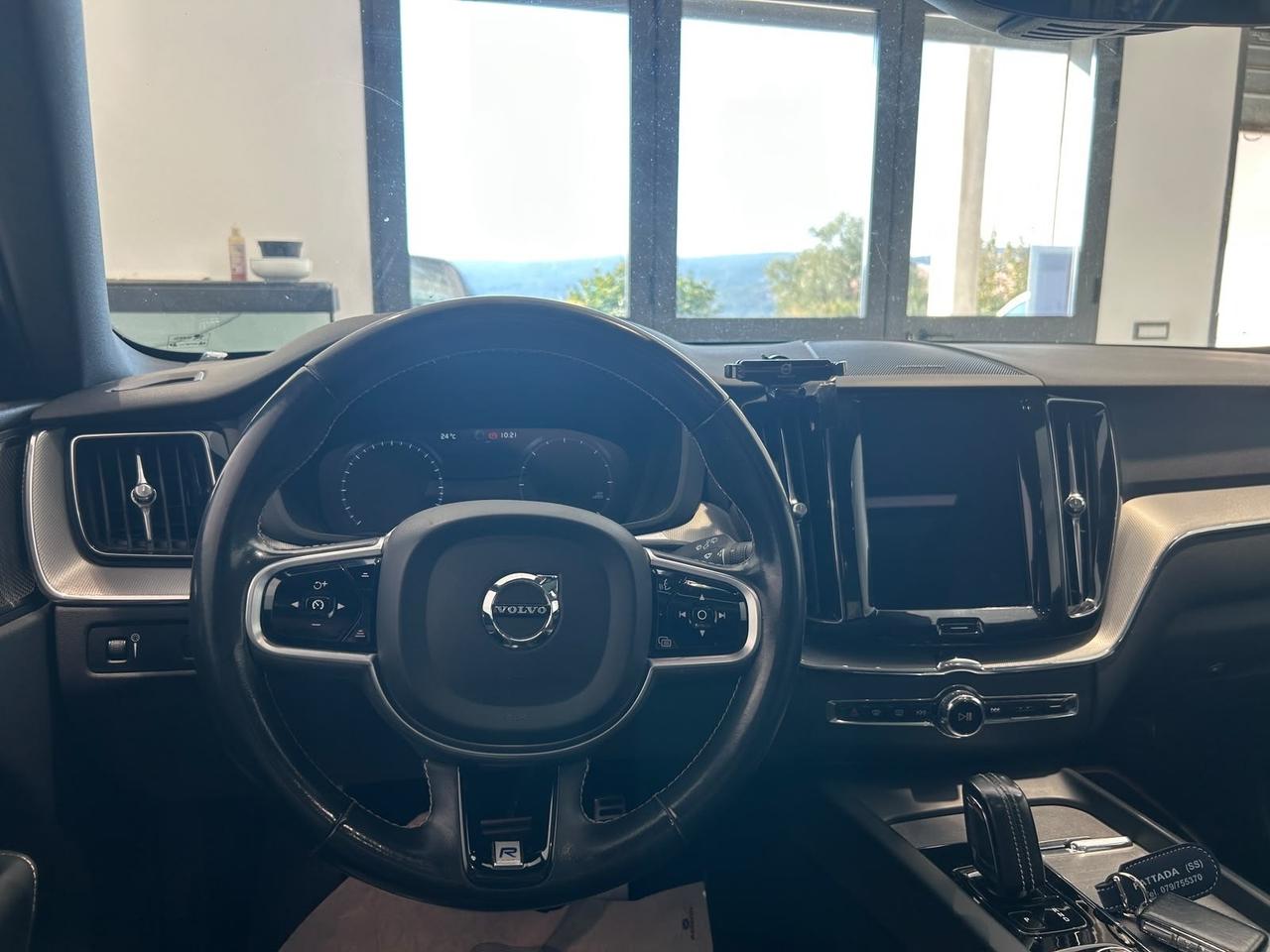 Volvo XC 60 XC60 D5 AWD Geartronic R-design