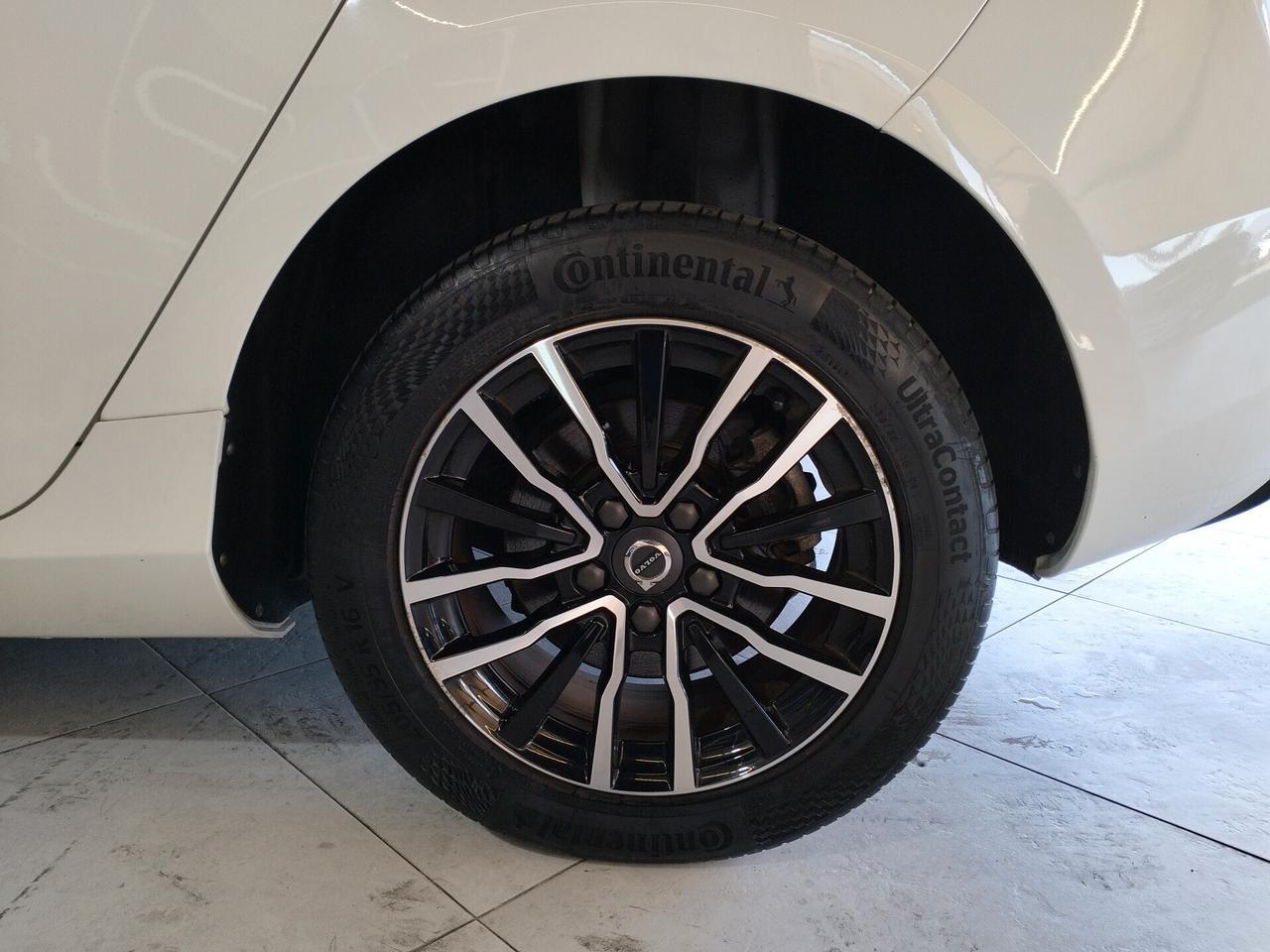 Volvo V40 1.5 t2 R-design geartronic my19 - NEOPATENTATI