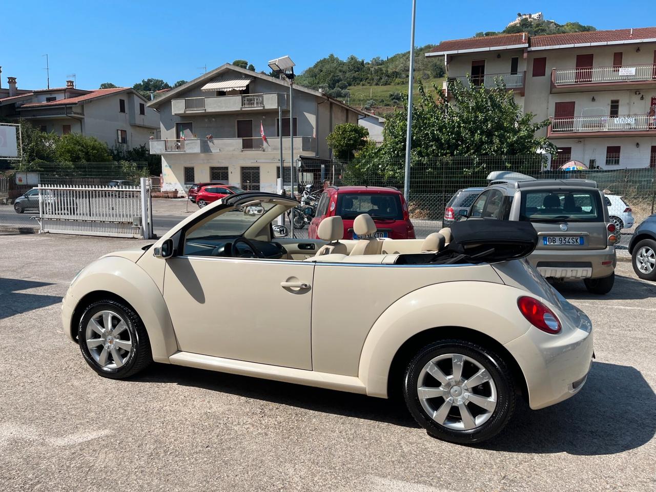 Volkswagen New Beetle 1.6 Cabrio