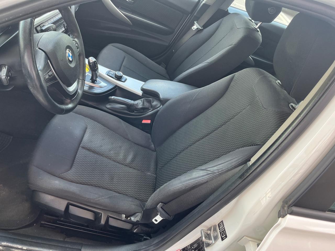 Bmw 318 318d Touring Business automatico 2013 2.0 DIESEL