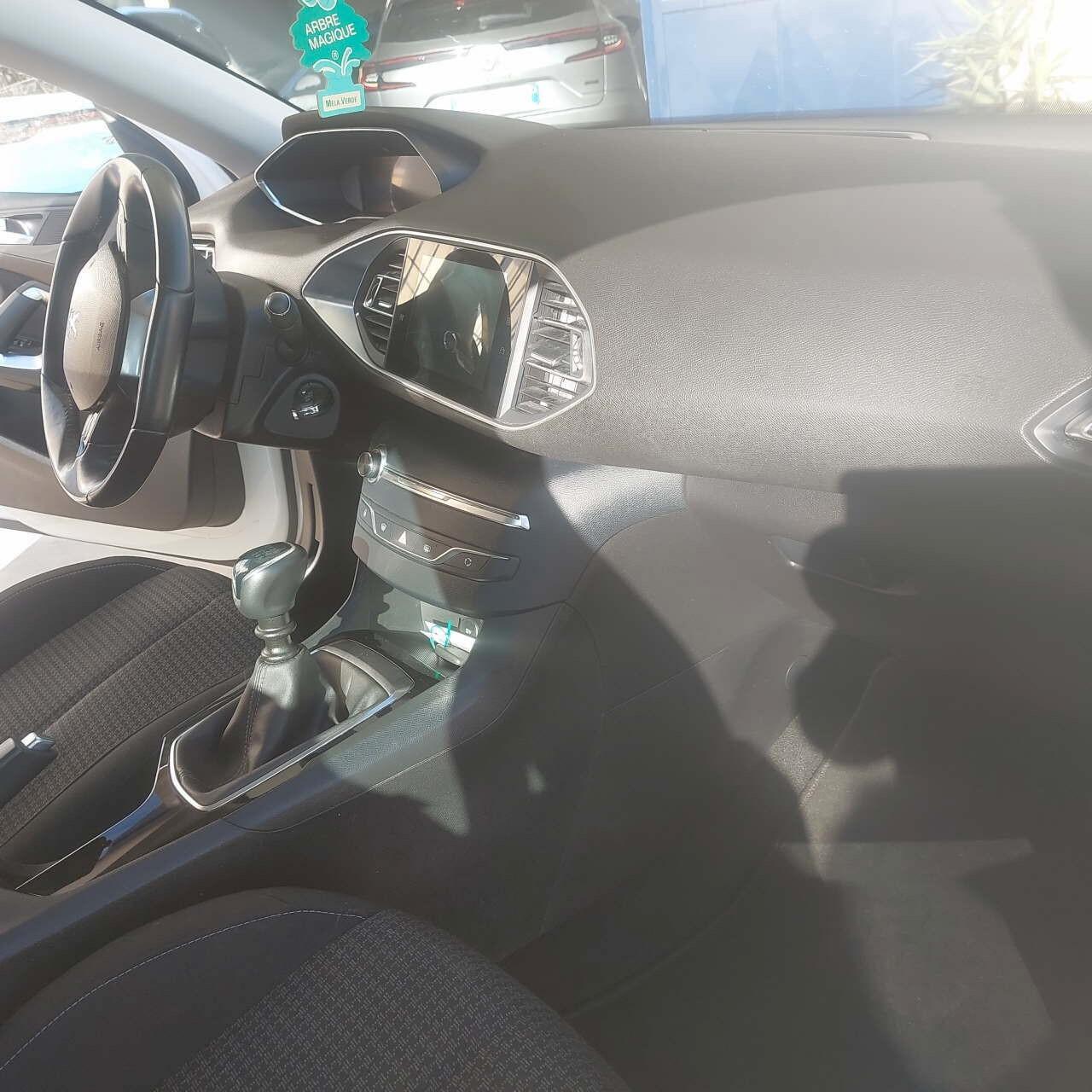 Peugeot 308 BlueHDi 130 S&S SW Active