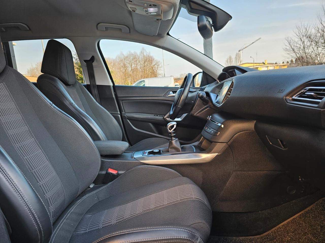 Peugeot 308 BlueHDi 120cv Allure*S&S*Navi*Pdc*Euro6*