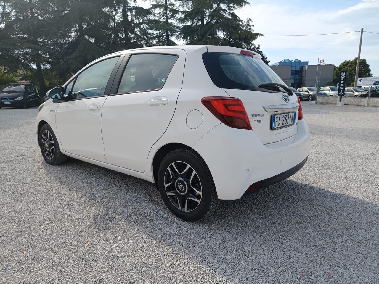 Toyota Yaris 1.5 GPL HYBRID A/T FINANZIABILE *