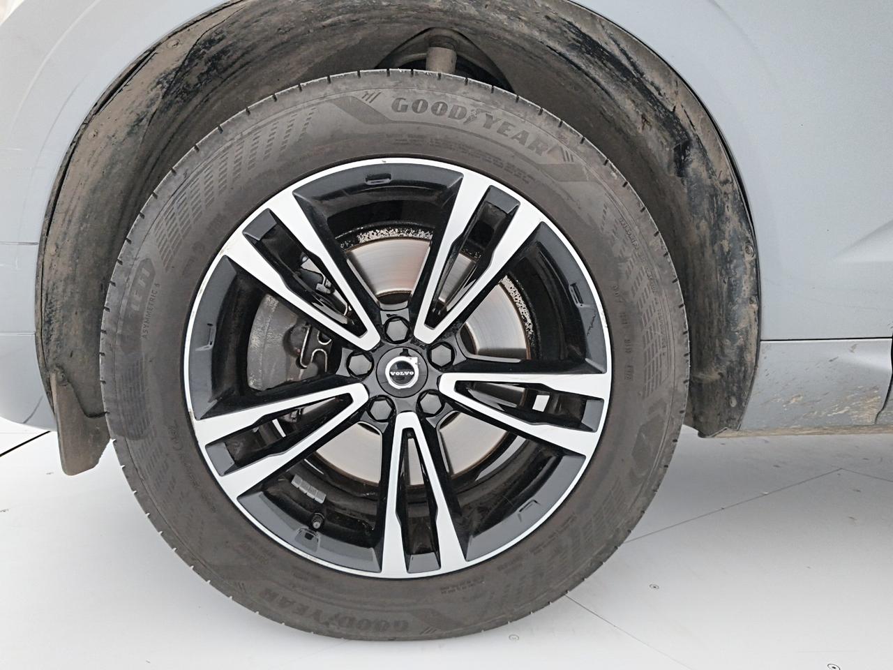 Volvo XC60 2.0 b4 Momentum Pro awd