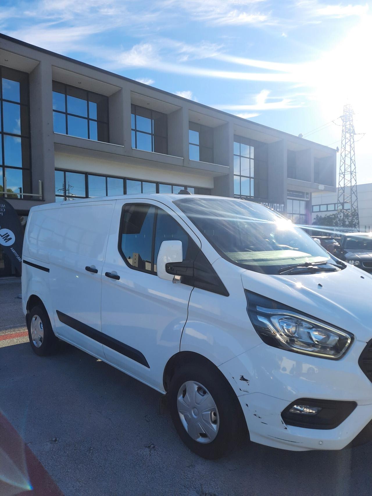 Ford Transit Custom 340 2.0 TDCi 130 PC PR.IVATO Titanium
