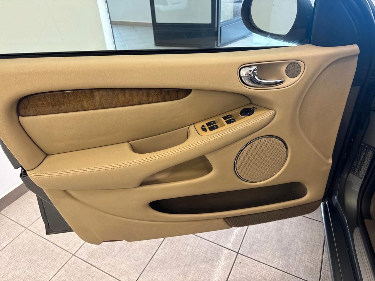 Jaguar X-Type 2.2D cat Executive 2007
