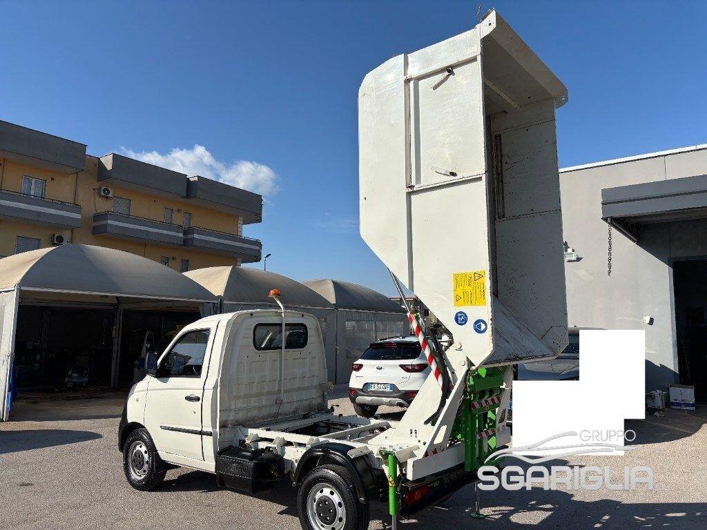 Piaggio Porter GPL Vasca Rifiuti Ribaltabile Compatta