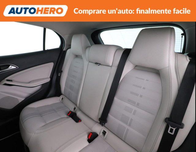 MERCEDES-BENZ GLA 200 d Automatic Premium