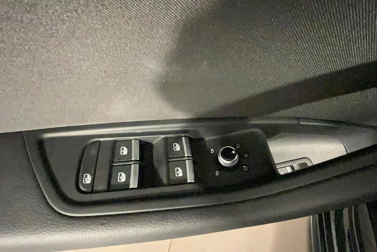 Audi A4 40 TDI quattro S tronic Business Advanced