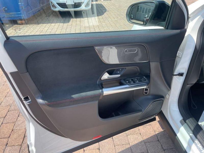 Mercedes-Benz GLA 35 AMG 4MATIC AUTO