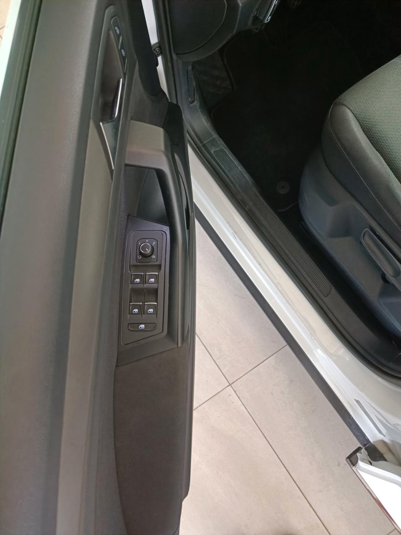 Volkswagen T-Roc 1.0 tsi 110cv
