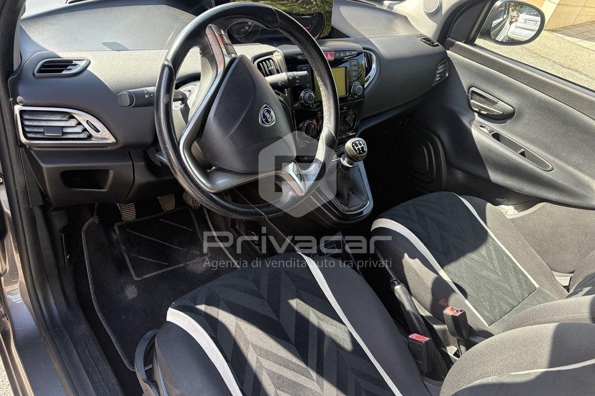 LANCIA Ypsilon 1.2 69 CV 5 porte GPL Ecochic Gold