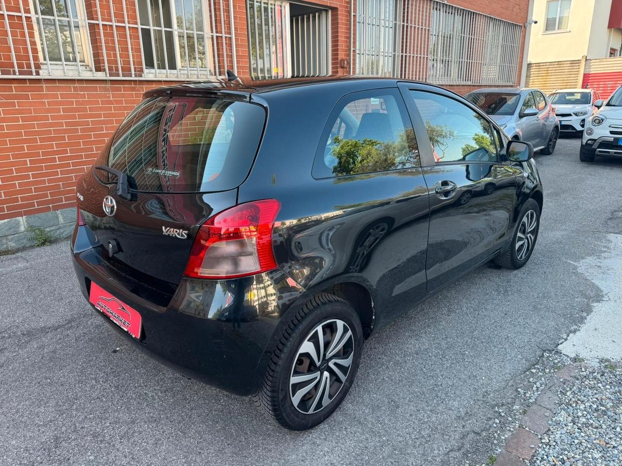 Toyota Yaris 1.0 69CV 3 porte Sol