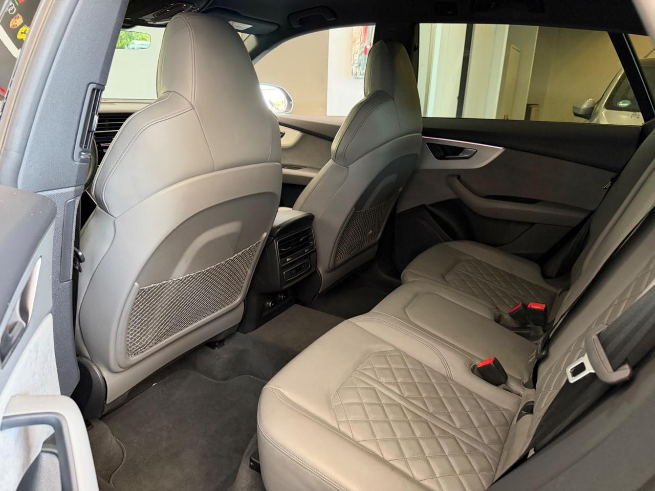 Audi Q8 60 TFSI e quattro tiptronic S line plus (340 kw)