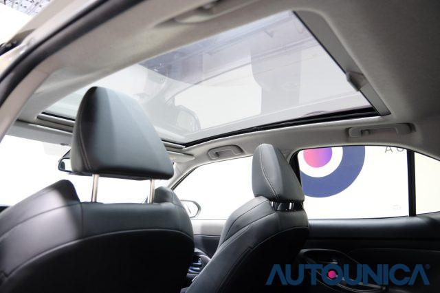 TOYOTA Yaris Cross 1.5 HYBRID E-CVT AWD-I 4x4 LOUNGE TETTO PANORAMA