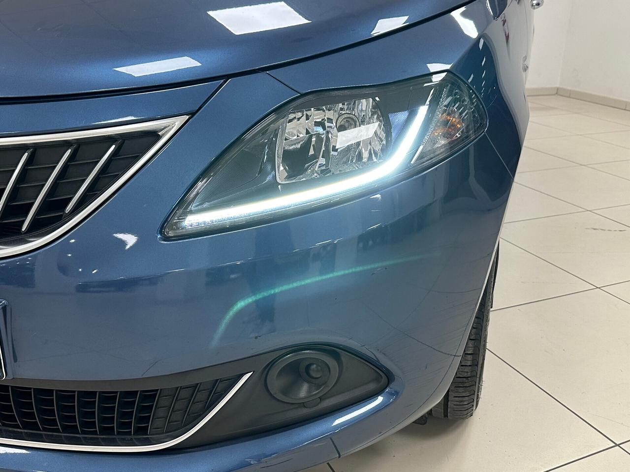 Lancia Ypsilon 1.0 FireFly 5P Hybrid Silver - 2023