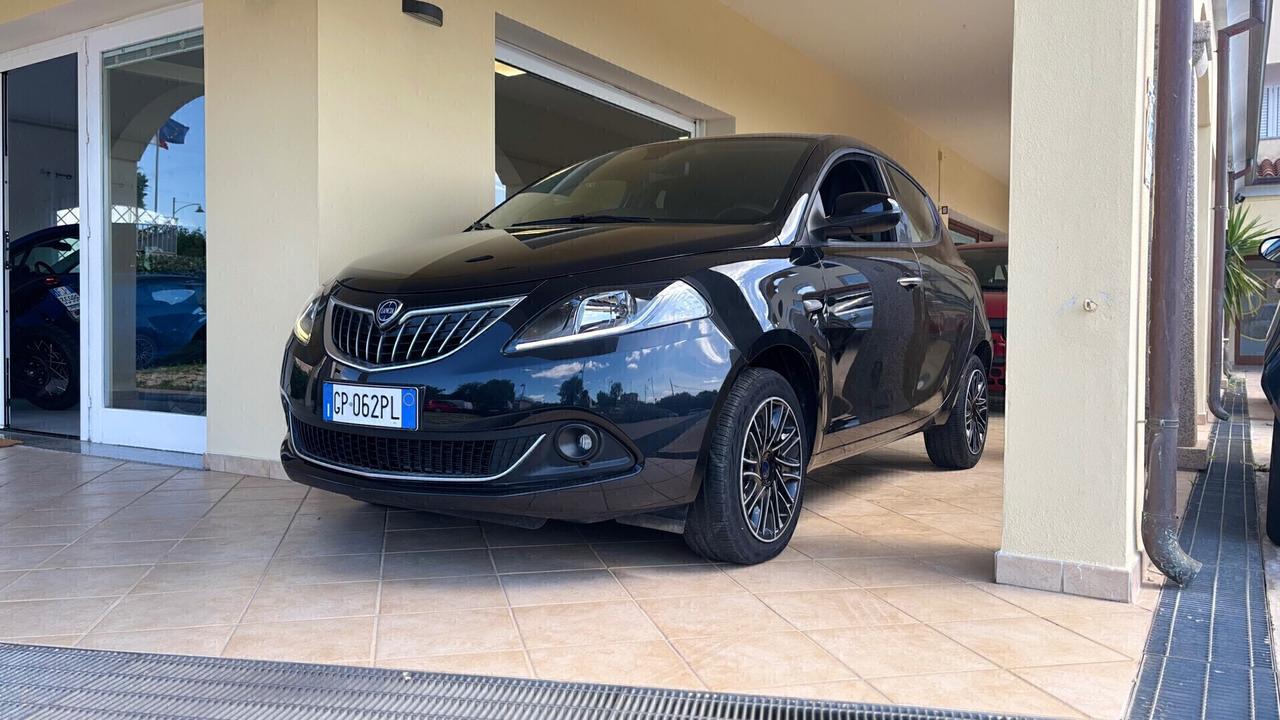 Lancia Ypsilon 1.0 FireFly 5 porte S&S Hybrid Gold