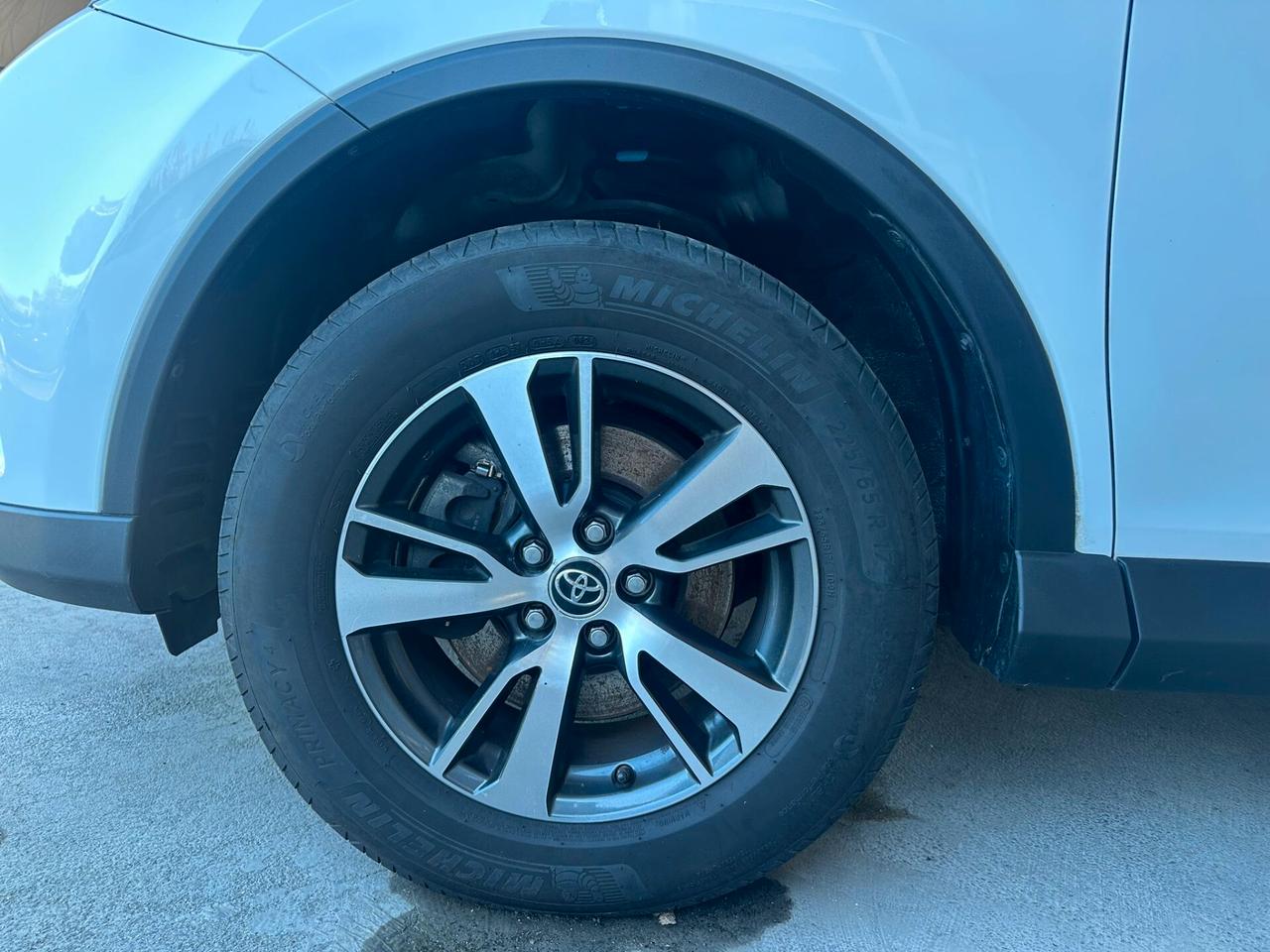 Toyota RAV 4 RAV4 2.0 D-4D 2WD Business